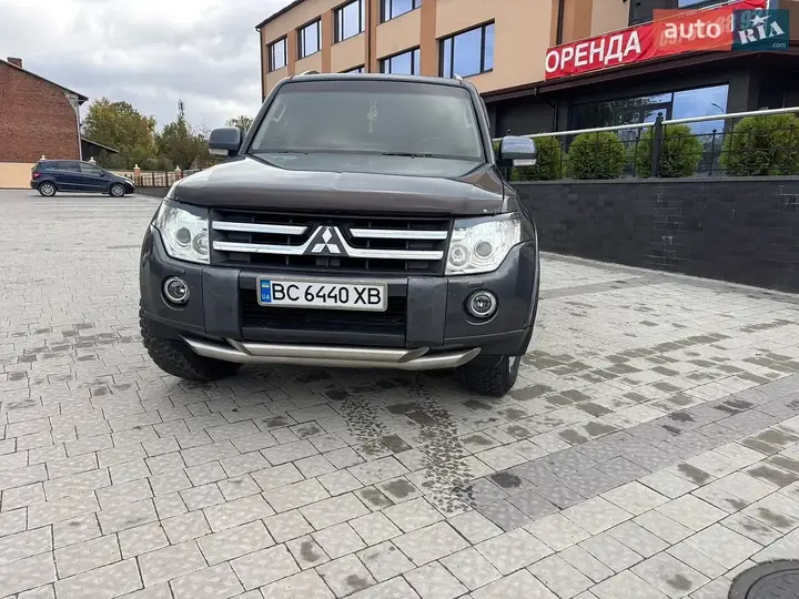 Mitsubishi Pajero Wagon 2007 photo 2