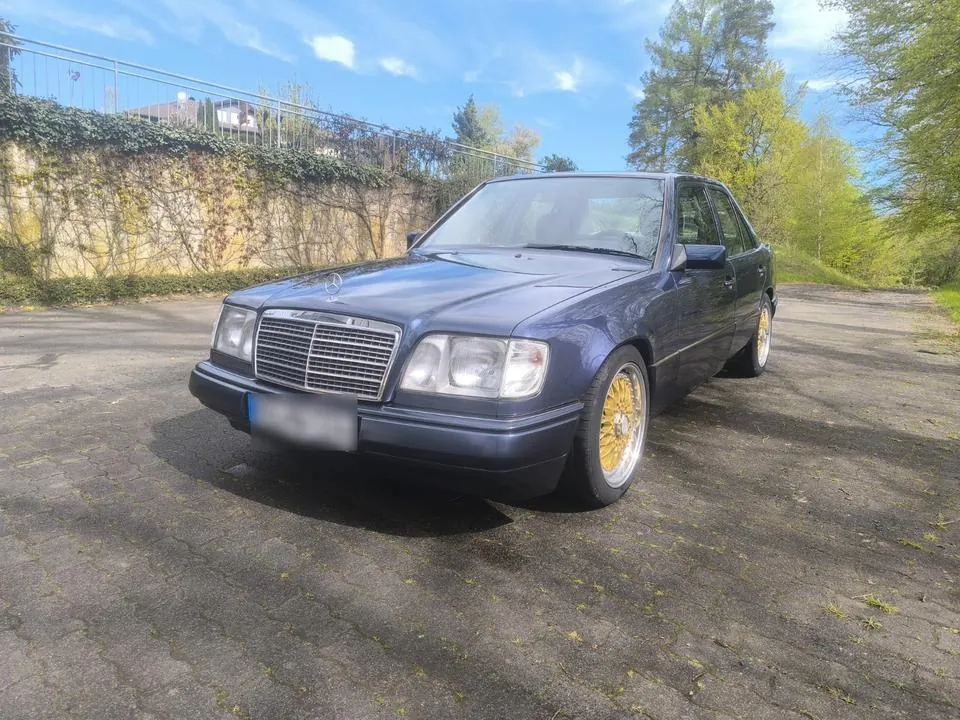Mercedes-Benz W124