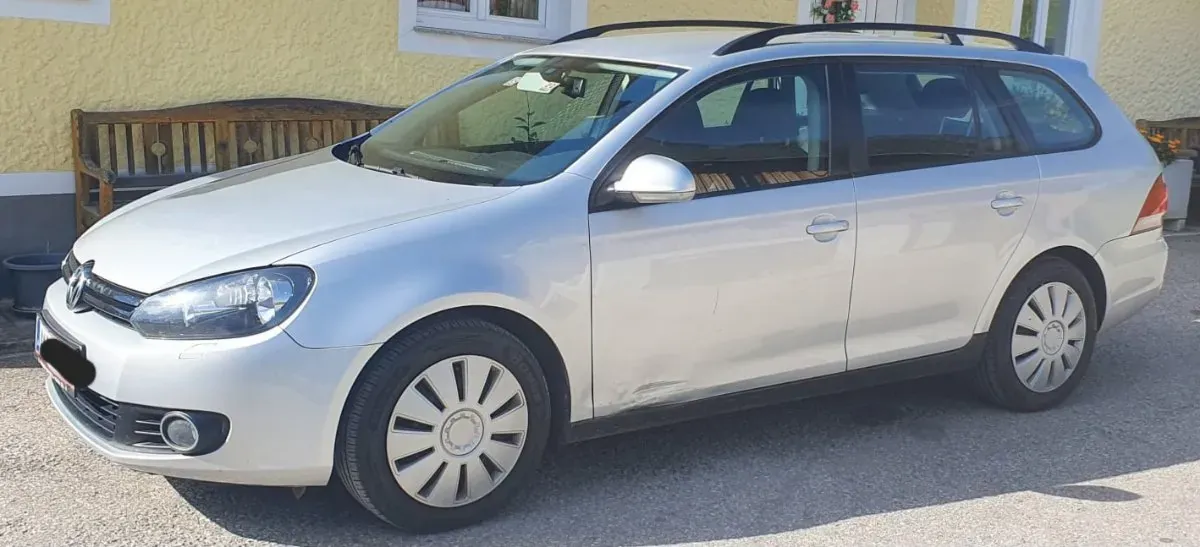Volkswagen Golf 2010 photo 3