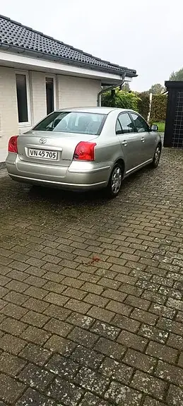 Toyota Avensis 2003 photo 3