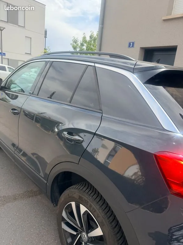 Volkswagen T-Roc 2020 photo 2