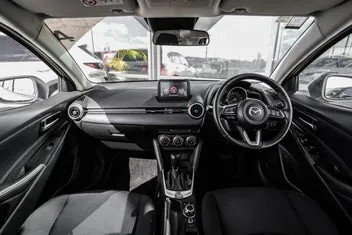 Mazda 2 2022 photo 3