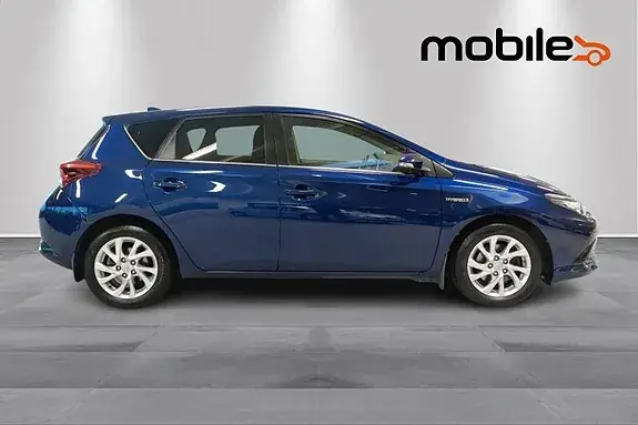 Toyota Auris 2018 photo 2