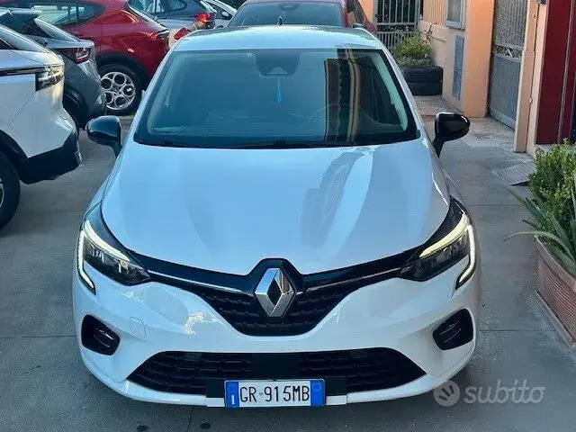 Renault Clio 2023 photo 2