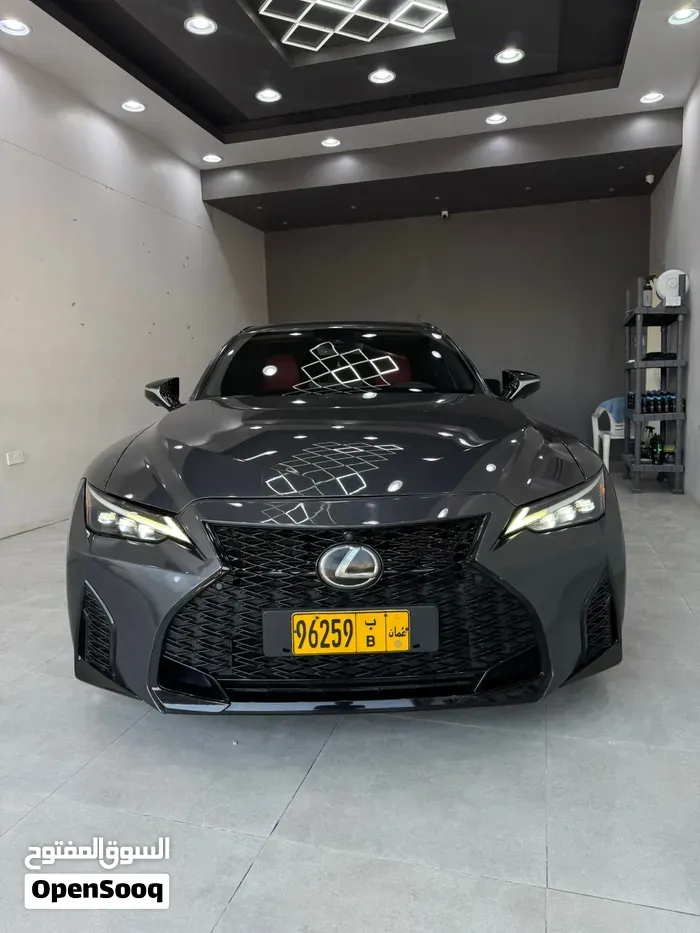 Lexus Is 350 2022 photo 4