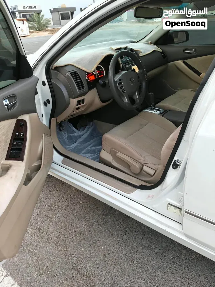 Nissan Altima 2012 photo 2