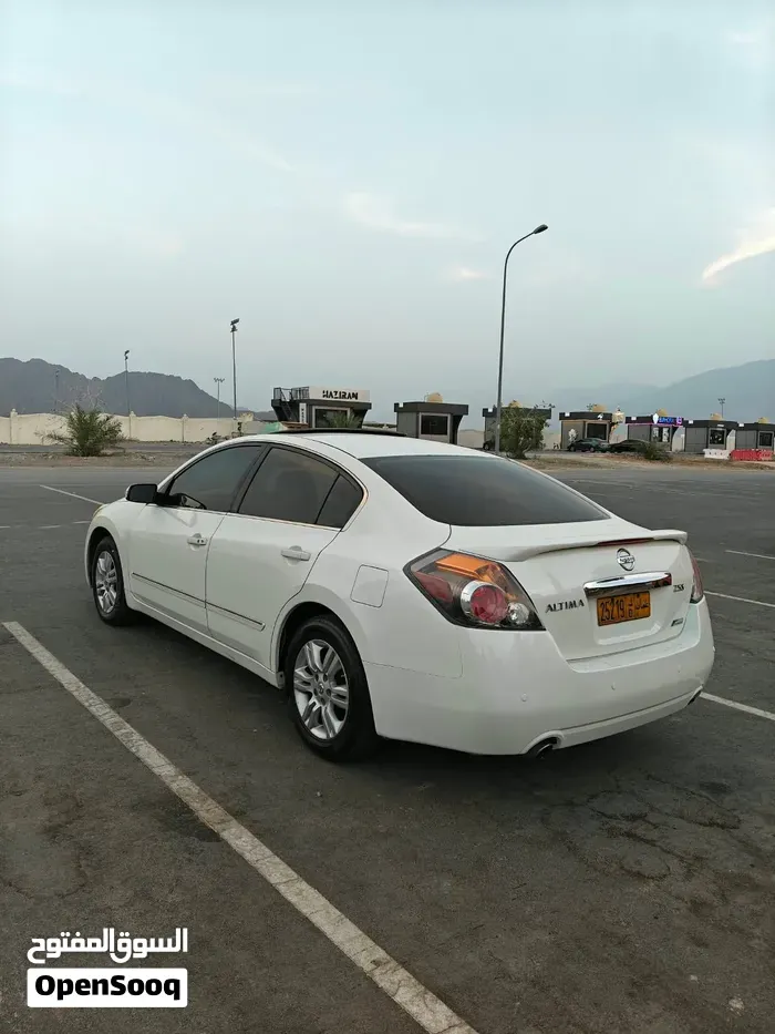 Nissan Altima 2012 photo 4