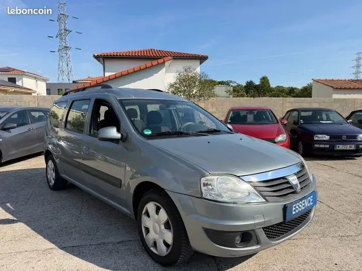 Dacia Logan 2010 photo 4