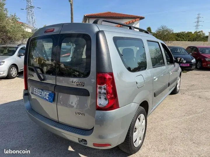 Dacia Logan 2010 photo 2
