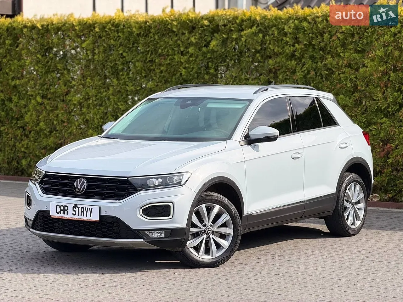 Volkswagen T-Roc 2020 photo 2