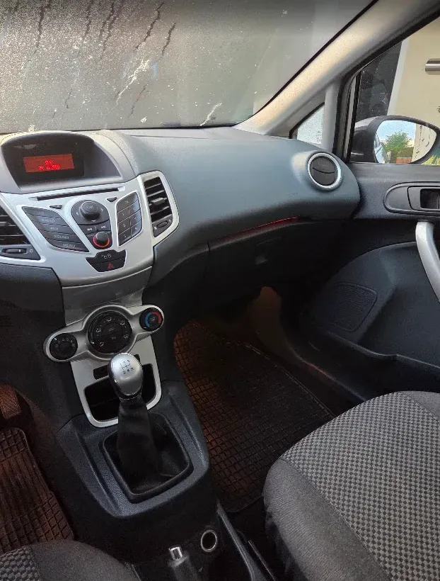 Ford Fiesta 2009 photo 3
