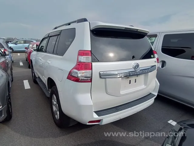 Toyota Land Cruiser Prado 2017 photo 3