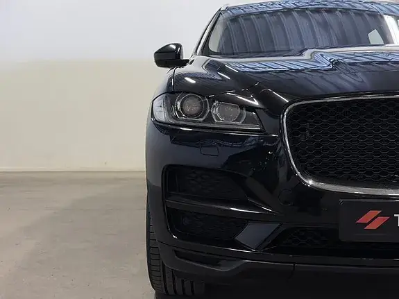 Jaguar F-Pace 2017 photo 4