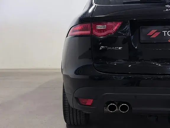 Jaguar F-Pace 2017 photo 5
