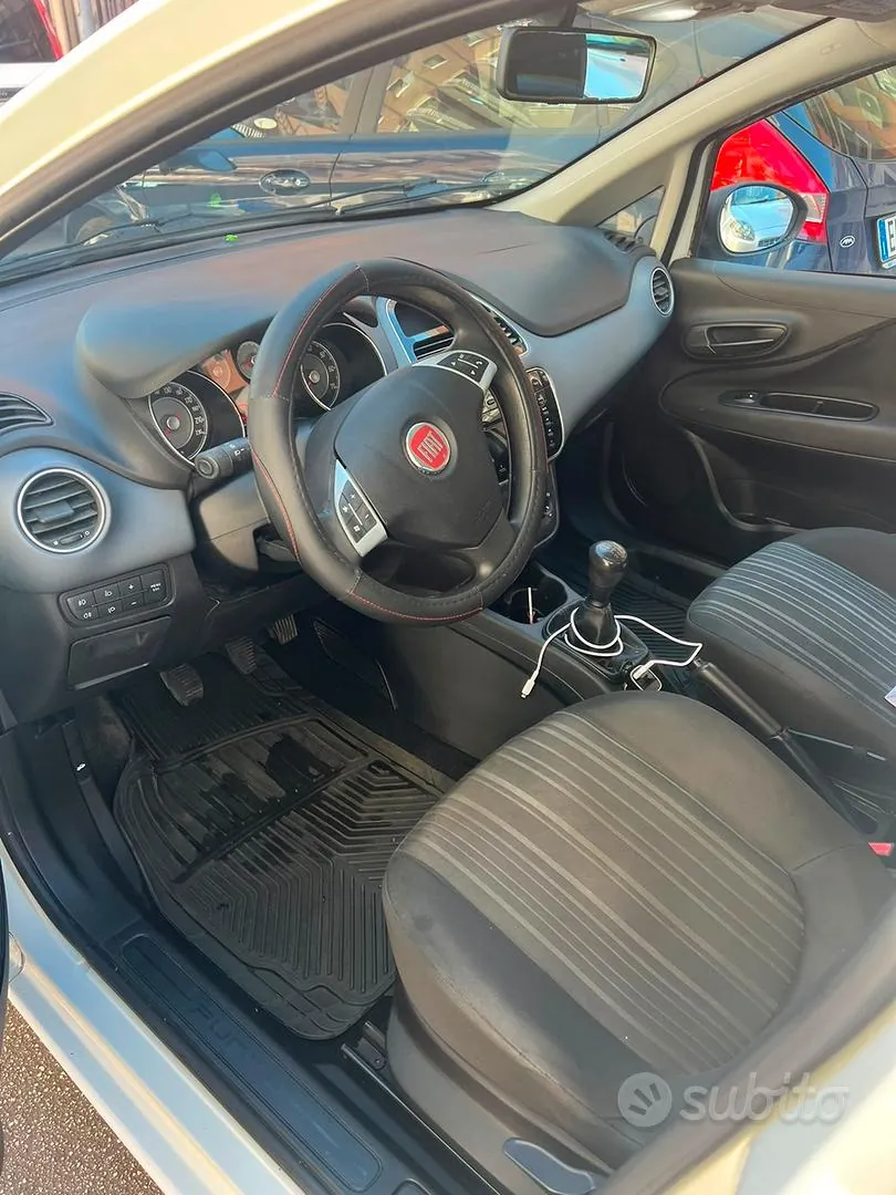 Fiat Punto Evo 2010 photo 4