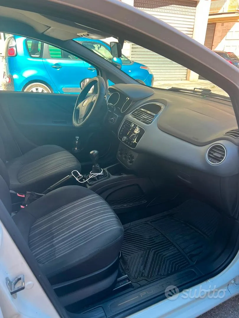 Fiat Punto Evo 2010 photo 3