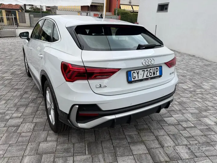 Audi Q3 2023 photo 5