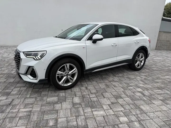 Audi Q3 2023 photo 3