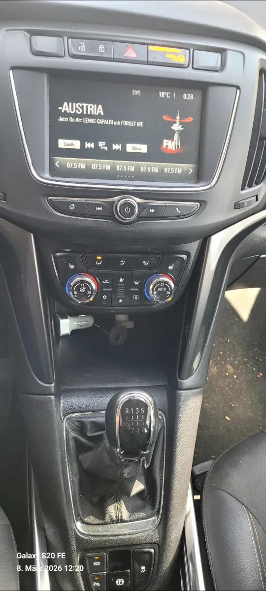 Opel Zafira 2018 photo 2