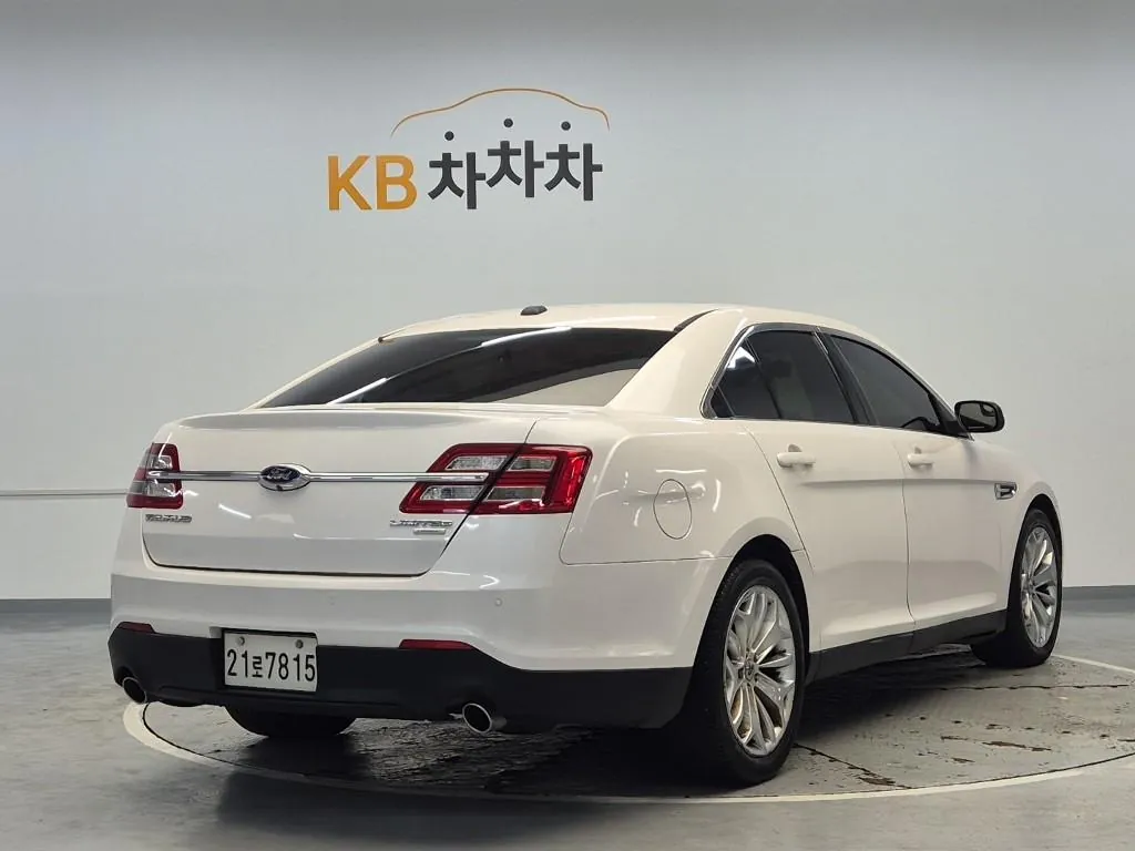Ford Taurus 2014 photo 3