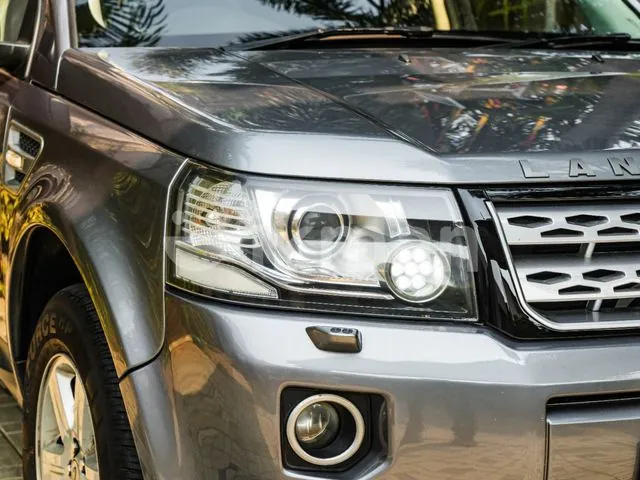 Land Rover Freelander 2 2013 photo 4