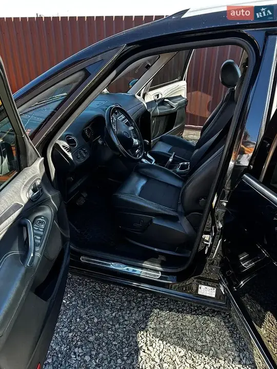 Ford Galaxy 2013 photo 3