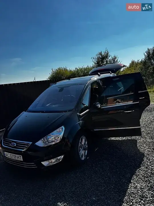 Ford Galaxy 2013 photo 2
