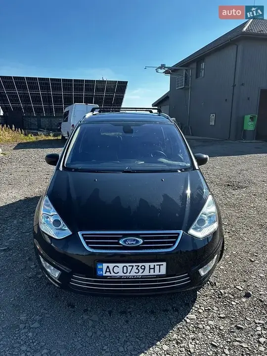 Ford Galaxy 2013 photo 4
