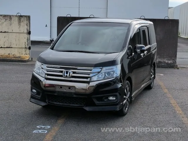 Honda Stepwagen 2013 photo 2