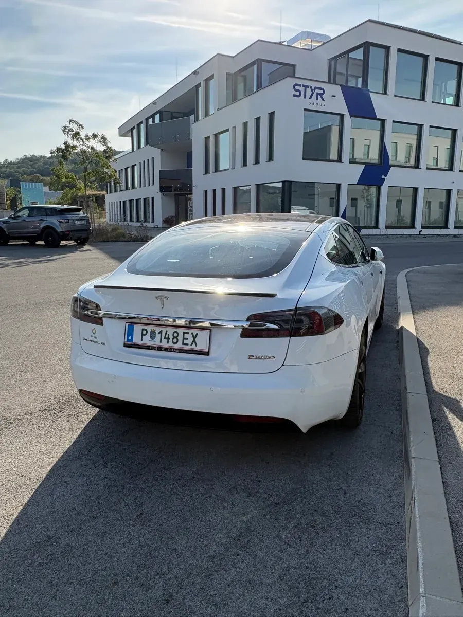 Tesla Model S 2017 photo 2