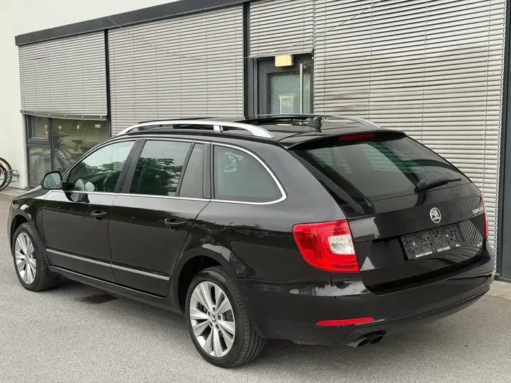 Skoda Superb 2014 photo 2