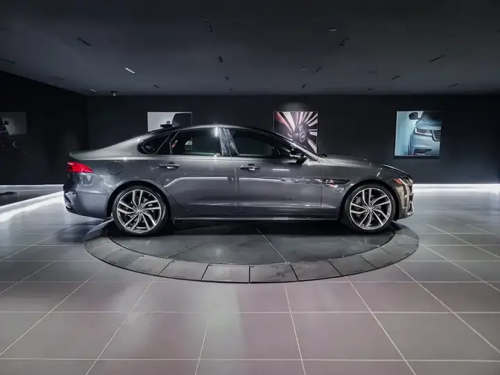 Jaguar Xf 2024 photo 4