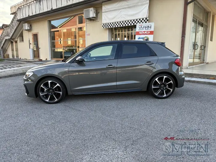 Audi A1 2025 photo 2
