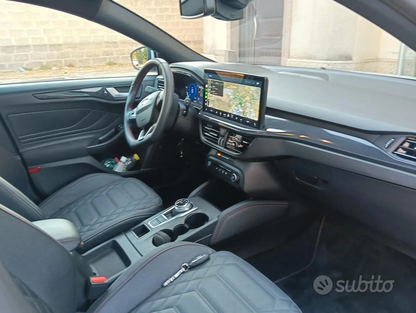 Ford Focus 2024 photo 2