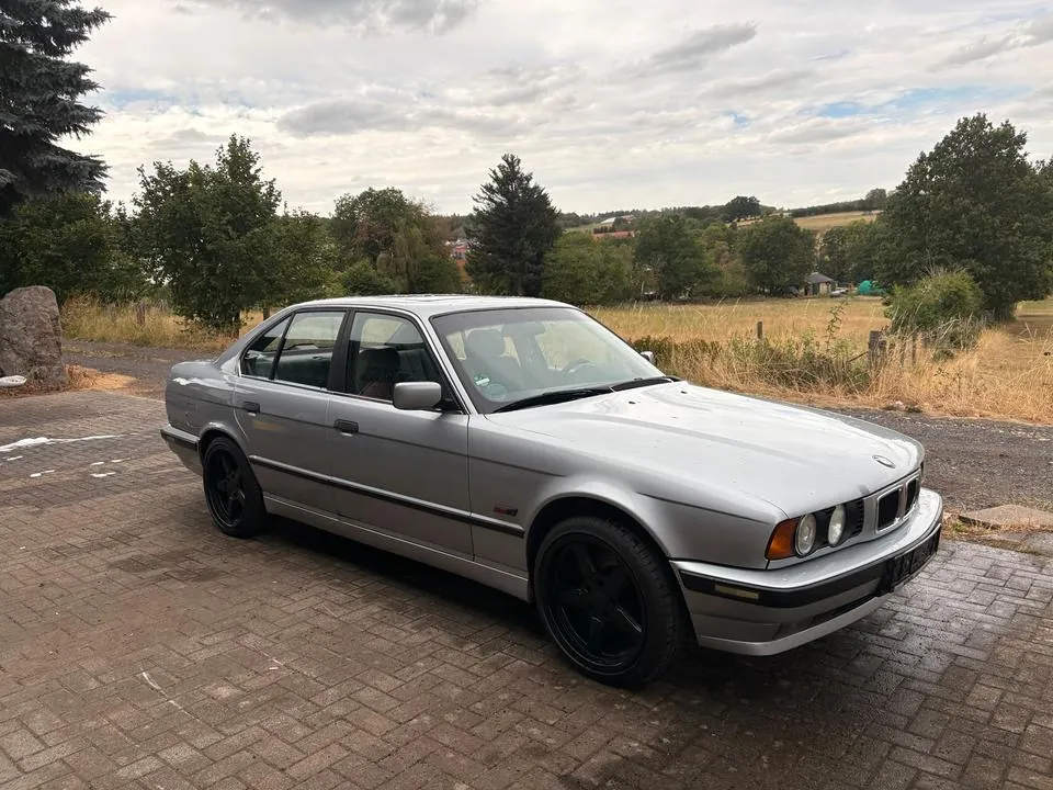 BMW 520I