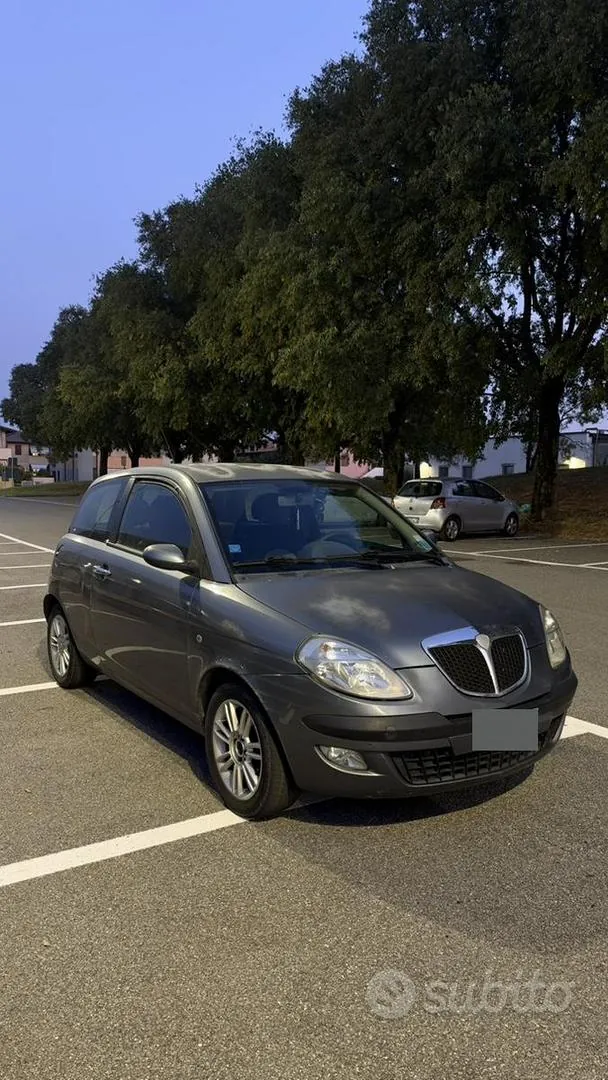 Lancia Ypsilon