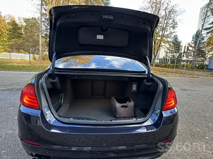 BMW 5 Series 2012 photo 4