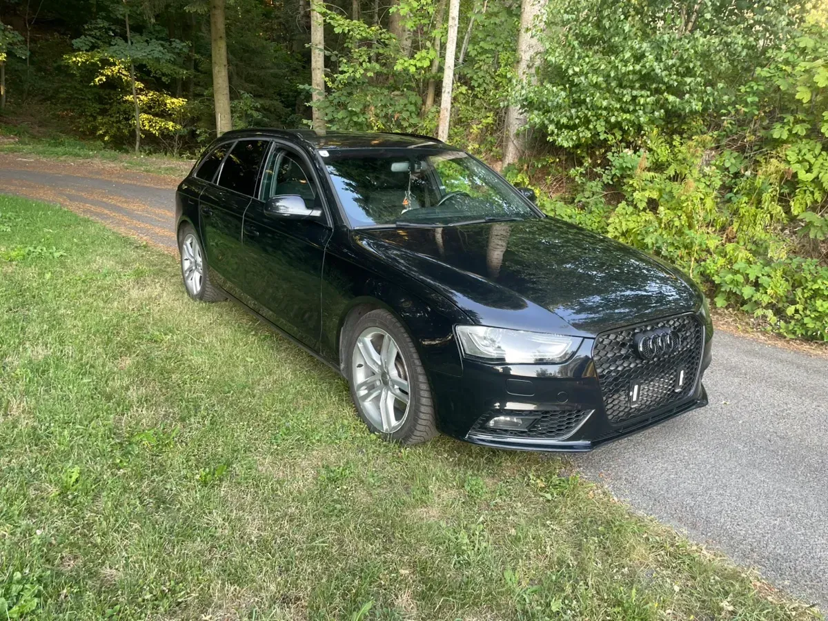 Audi A4 2013 photo 2