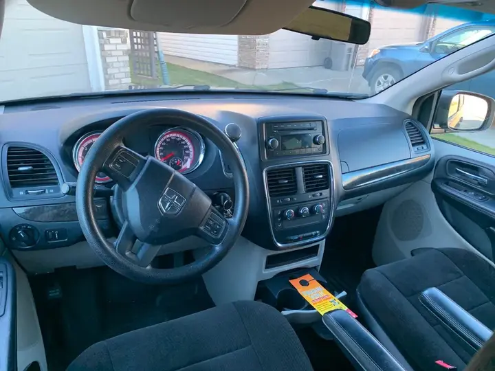 Dodge Grand Caravan 2012 photo 4