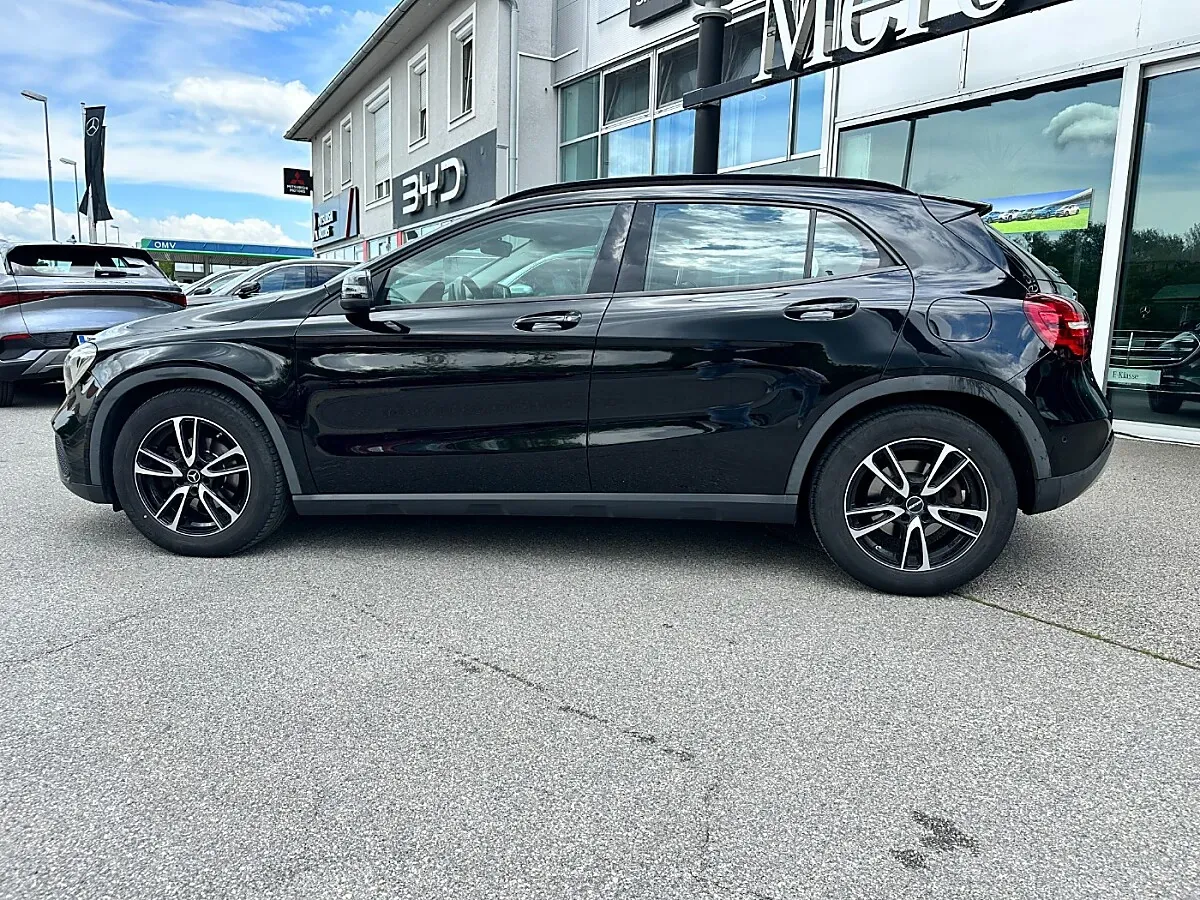 Mercedes-Benz Gla Class 2018 photo 3