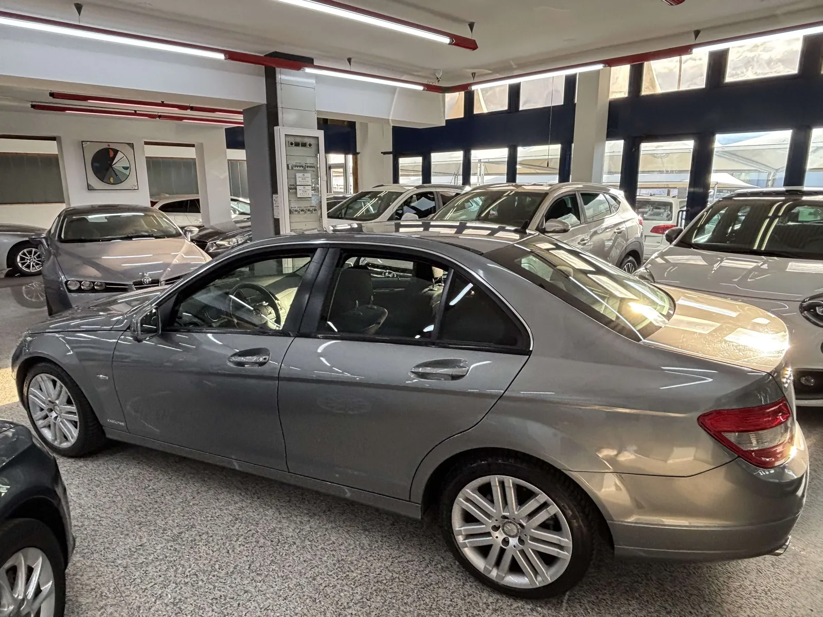 Mercedes-Benz C-Class 2011 photo 2