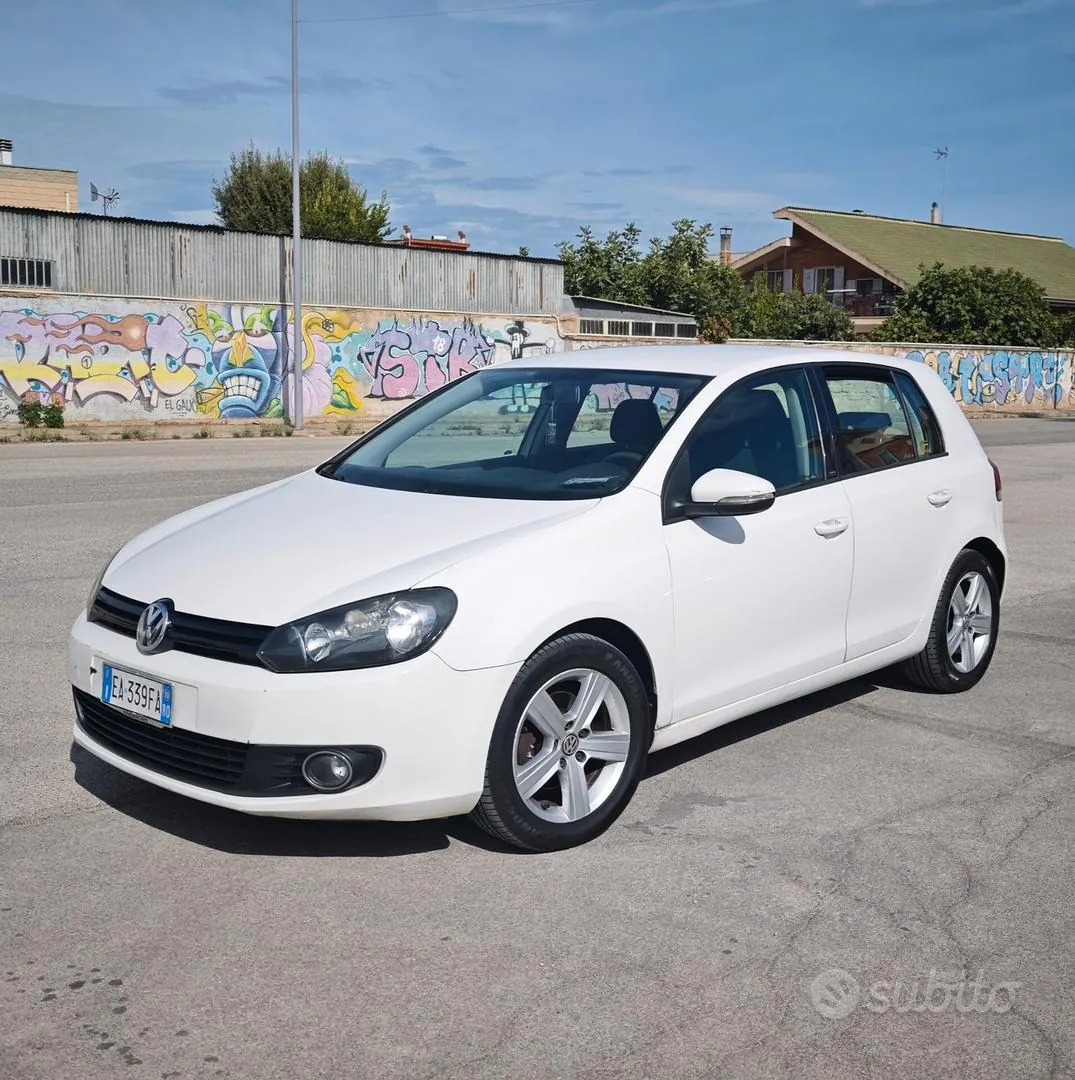 Volkswagen Golf 2010 photo 4