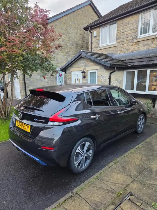 Nissan Leaf 2020 photo 2
