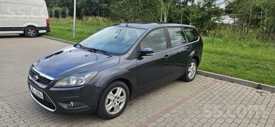 Ford Focus 2009 photo 2