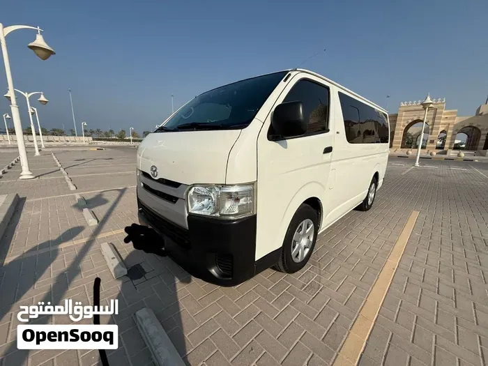 Toyota Hiace 2015 photo 5