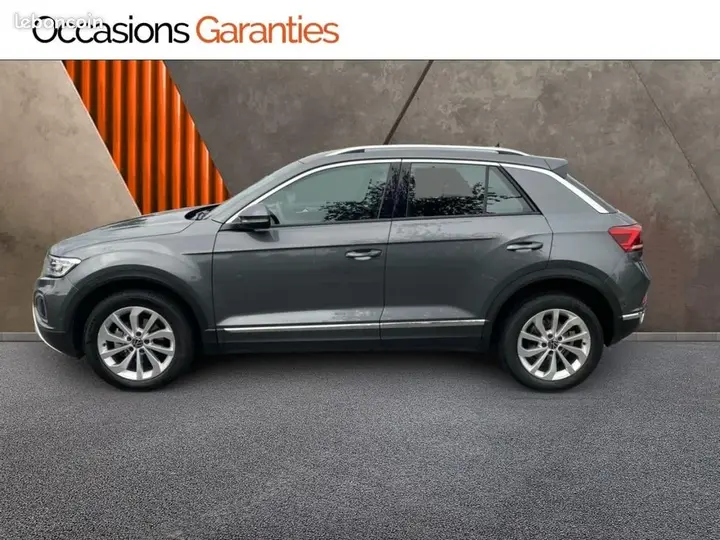 Volkswagen T-Roc 2023 photo 2