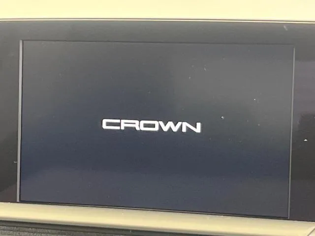 Toyota Crown Hybrid 2019 photo 3