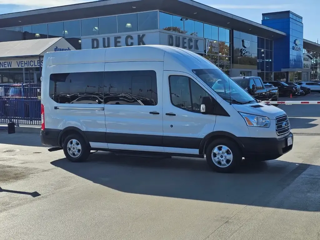 Ford Transit Passenger Wagon