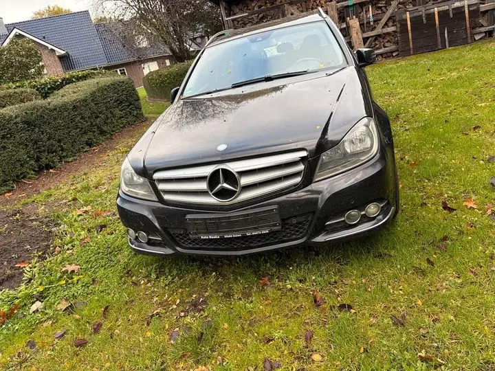 Mercedes-Benz C220