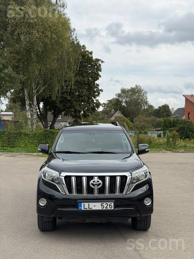 Toyota Land Cruiser 2015 photo 2